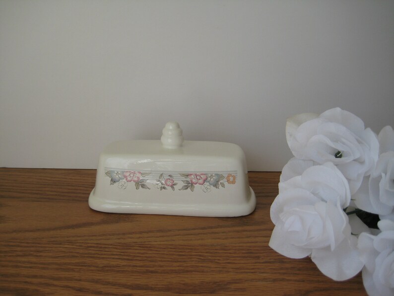 White With Blue /& Pink Floral Pattern Replacement Butter Dish Cover With Knob Vintage