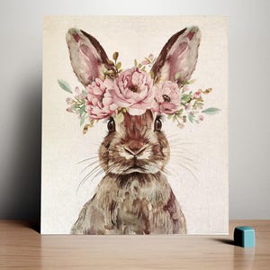 Hasenbild mit Blumenkranz – Aquarell-Illustration auf Malpappe | Wanddeko Kinderzimmer