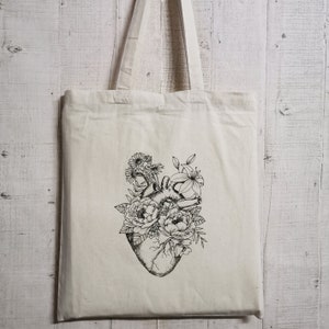 Jutebeutel, Herz Blumen, Anatomie, Handbemalte Stofftasche mit anatomischem Herz-Design, Einzigartiges Kunstwerk