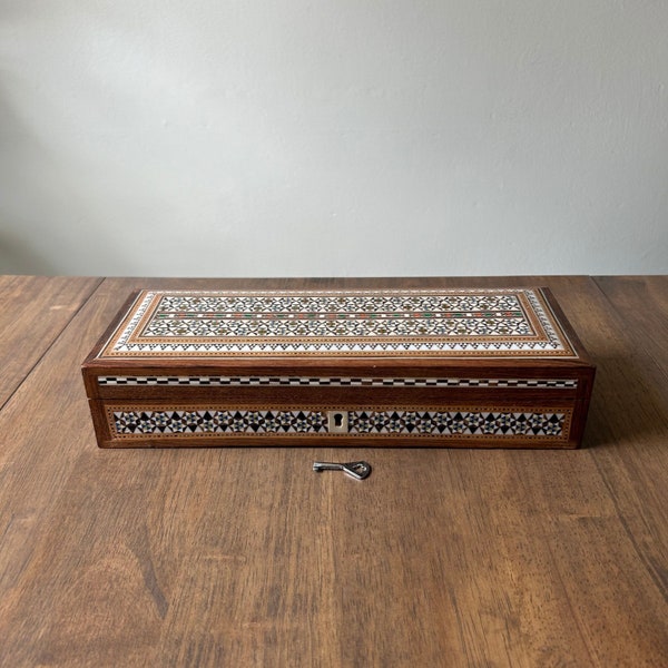 1940s Fine Handcrafted Syrian Mother-of-Pearl Inlay Box