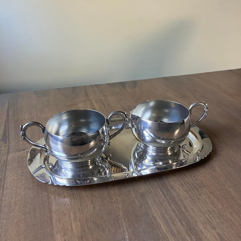 WM Rogers Silver Plated Sugar Bowl and Creamer Set image 7