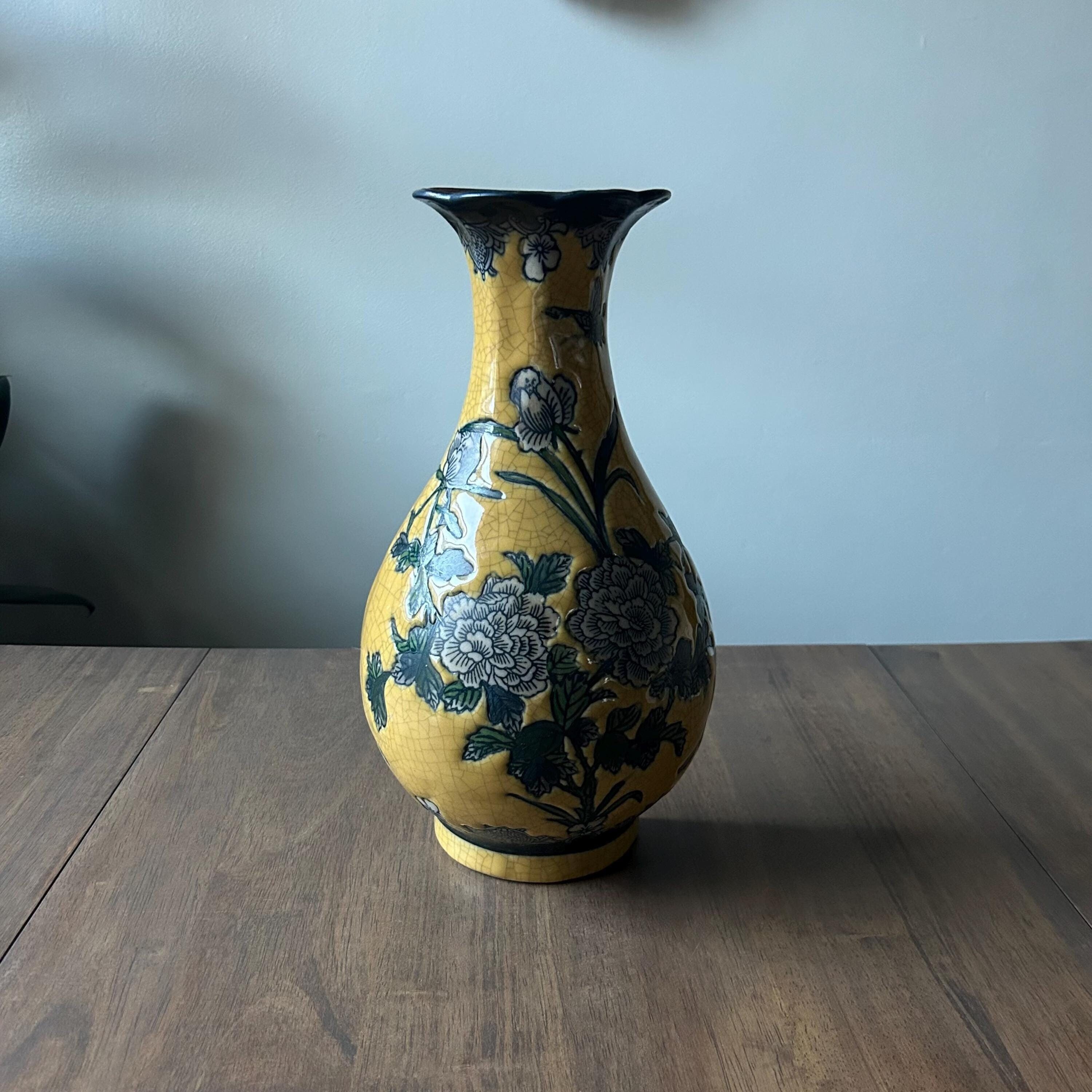 1980s Imperial Peony Wall Mounted Vase by Baum Bros - Etsy