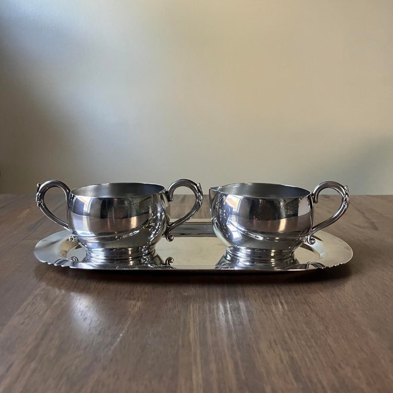 WM Rogers Silver Plated Sugar Bowl and Creamer Set image 9