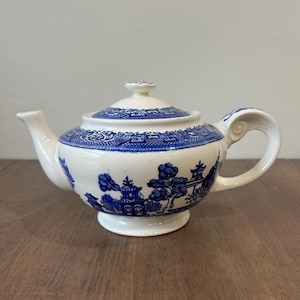 1800s Antique Flow Blue Willow Teapot