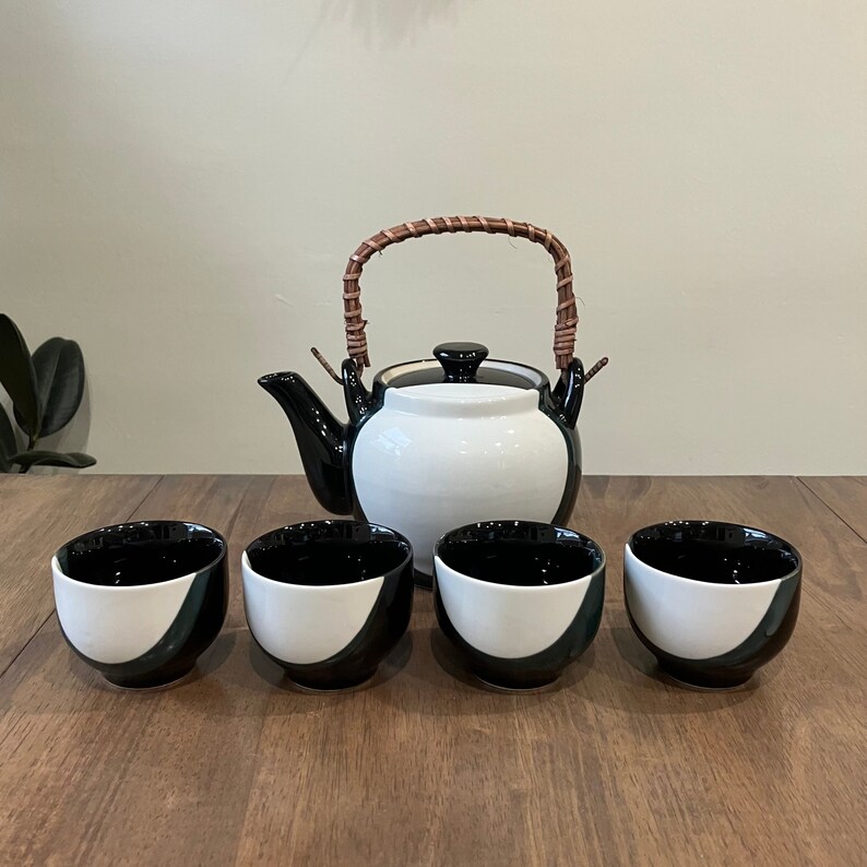 Japanese Mod Porcelain Tea Set W/ Teapot and Four Matching Cups Etsy