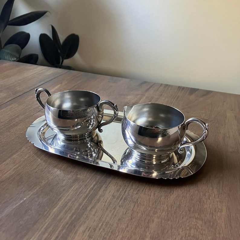 WM Rogers Silver Plated Sugar Bowl and Creamer Set image 6