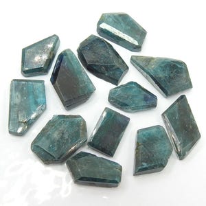 Blau Kyanit facettierten Cabochon Lot / 12 Stück 12X7X3To20X11X5MM Ca. / Handgefertigte Edelstein / Lose Stein / für die Herstellung von Schmuck // 100% natürlich / C-09