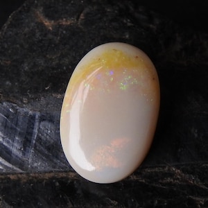 Opale australiano Multi Fuoco Liscio Forma Ovale Cabochon 19X13X6MM Circa Per Realizzare Gioielli Pietra Naturale Pietra Preziosa Sfusa MS