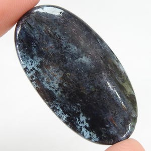 Cabochon de forme ovale lisse cyanite 44X23X5 MM environ pierres précieuses faites à la main pierre en vrac pour la fabrication de bijoux uniques en leur genre 100% naturel C-11