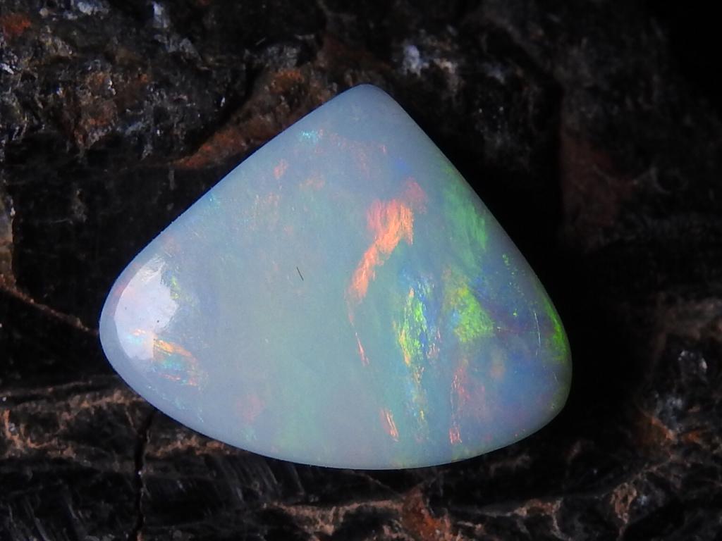 オーストラリア産オパール ダブレット スムース マルチファイア ペアー