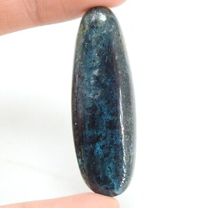 Cabochon de forme ovale lisse cyanite 49X16X6 MM environ pierres précieuses faites à la main pierre en vrac pour la fabrication de bijoux uniques en leur genre 100% naturel C-11