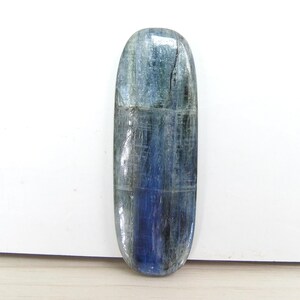 Cabochon de forme ovale lisse en cyanite bleue/environ 50 x 17 x 5 mm/pierres précieuses faites à la main/pierres non serties/pour la fabrication de bijoux/unique en son genre/100 % naturel/C-09