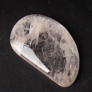 Kunzit Glatte Fancy Form Cabochon/37X22X7MM Ca./C-06