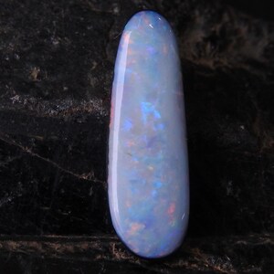 Opala australiana Doublet Smooth Multi Fire Fancy Shape Cabochão/20X6X4MM/MS