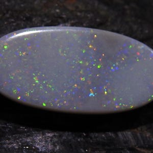 Opale australiano doppietto liscio multi fuoco forma ovale cabochon/19X9X4MM/MS