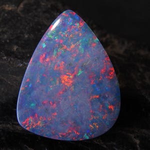 Opala australiana Doublet Smooth Multi Fire Fancy Shape Cabochão/22X17X5MM/MS