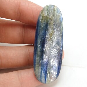 Cabochon ovale liscio di cianite 54X20X5 MM circa Pietra preziosa sciolta fatta a mano per realizzare gioielli unici nel loro genere 100% naturale C-11