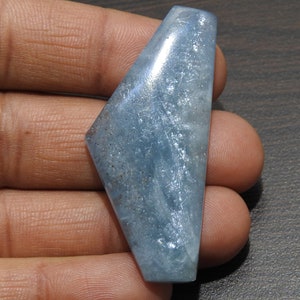 Cabochon lisse forme fantaisie aigue-marine pierre de soleil/54 x 24 x 6 mm environ/C-01