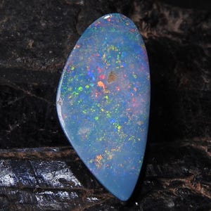 Opale australiano doppietto liscio multi fuoco forma fantasia cabochon/18X11X4MM/MS