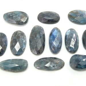 Lot de 12 cabochons à facettes en cyanite bleue, 23 x 12 x 4 à 17 x 11 x 4 mm, environ pierres précieuses faites main pour la fabrication de bijoux, 100 % naturel C-80