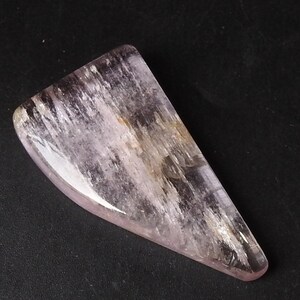 Cabochão de formato extravagante suave de kunzita/41X22X7MM Aprox/C-06