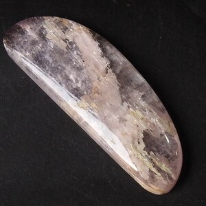 Cabochon de forme fantaisie lisse Kunzite/54 x 19 x 7 mm environ/C-06