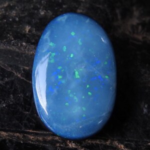 Opale australiano doppietto liscio multi fuoco forma ovale cabochon/16X10X4MM/MS