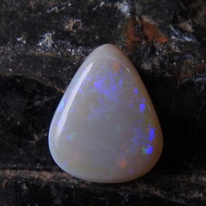 Opale australiano liscio a forma di pera, cabochon multifuoco da 12 x 10 x 4 mm circa, pietra preziosa sfusa per la creazione di gioielli MS