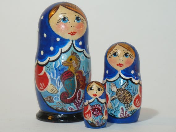 mini nesting dolls