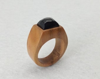 wooden ring //wood ring //ring for women //handmade rings //Cherry tree wood ring with an jet faceted stone - Size (USA 5 1/2)