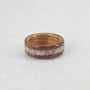 wooden ring wood ring ring for women Elegant bentwood ring made in two tones Handmade Alternative Ring Size: USA 7 1/2 画像 3