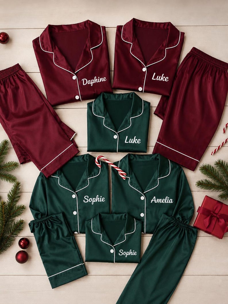 Matching Family Christmas Pajamas – Custom Name Satin PJs | Personalized Holiday Sleepwear for Mom, Dad & Kids | Xmas Gift Set Bild 1