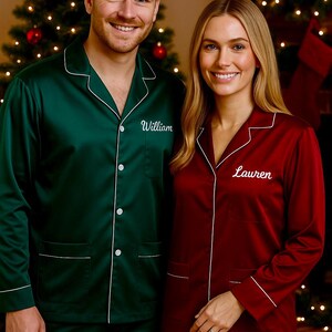 Matching Family Christmas Pajamas – Custom Name Satin PJs | Personalized Holiday Sleepwear for Mom, Dad & Kids | Xmas Gift Set Bild 8
