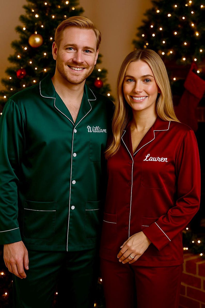 Matching Family Christmas Pajamas – Custom Name Satin PJs | Personalized Holiday Sleepwear for Mom, Dad & Kids | Xmas Gift Set Bild 8