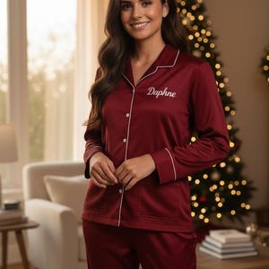 Matching Family Christmas Pajamas – Custom Name Satin PJs | Personalized Holiday Sleepwear for Mom, Dad & Kids | Xmas Gift Set Bild 6