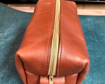 Russet  Brown Leather Dopp Kit