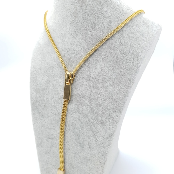 Zip Me Up Necklace Gold W Charm or Puller, vrai bijou zippé, collier pour elle, bijoux uniques, bijoux uniques en leur genre, collier