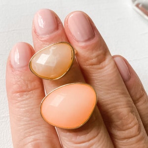 Peach Moonstone Ring, Pantone 2024 Colour, Chunky Ring, Moonstone Ring, Peach Accessories, Statement Ring, Stacking Ring, Peach Gift, image 1