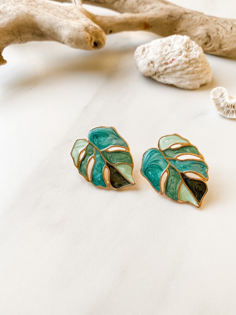 Boucles d'oreilles feuille de Monstera, boucles d'oreilles tendance, cadeau pour maman, cadeau maman, boucles d'oreilles, boucles d'oreilles tendance, boucles d'oreilles uniques, cadeau pour fille image 2