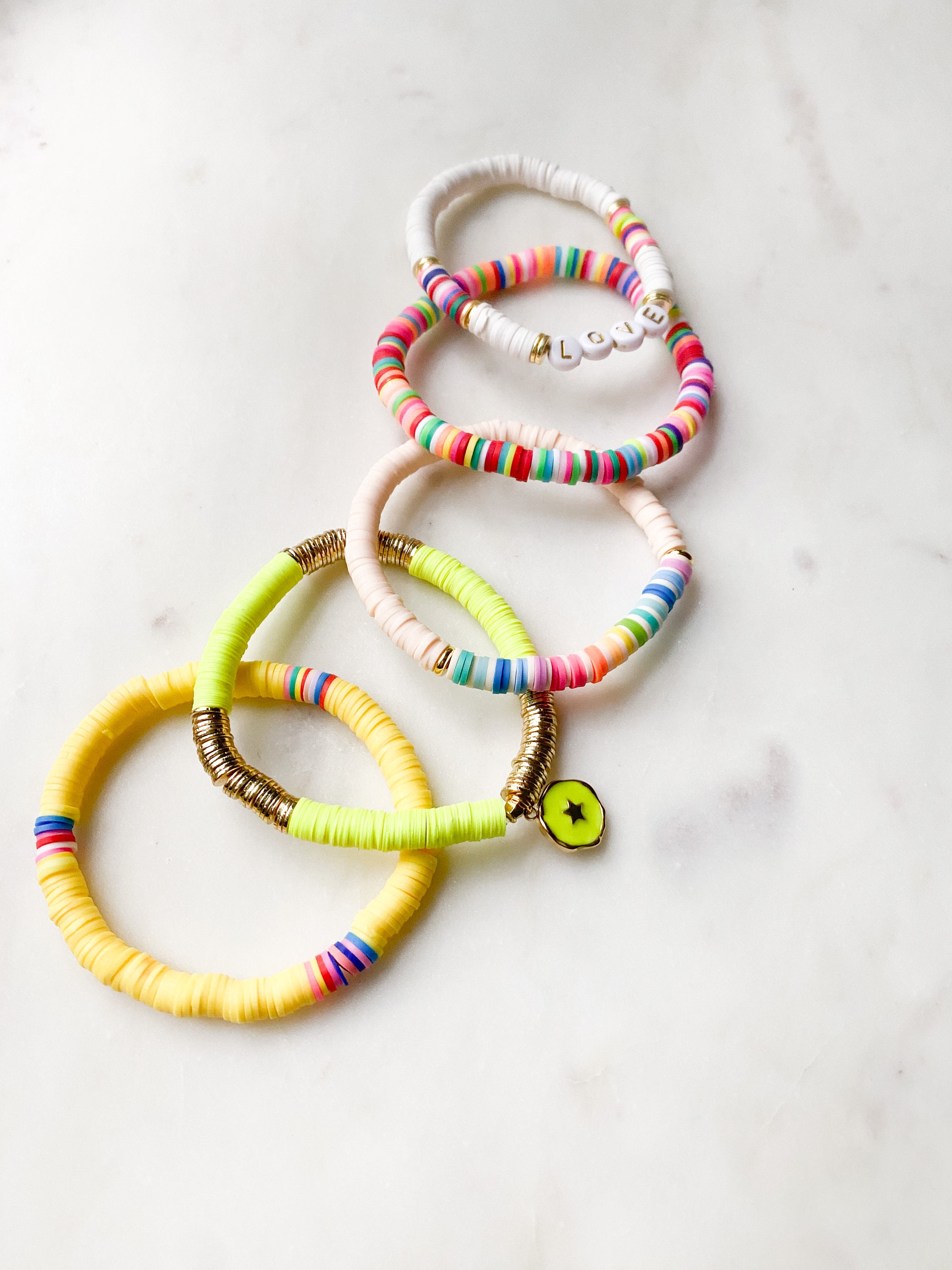 Animal-Gifts 18 braccialetti da donna Surfer Heishi Preppy