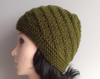 Woman knitted beanie,  Ladies green knit hat, woman winter knit hat, knit hat for girl, winter accessories for woman, Christmas gift for her