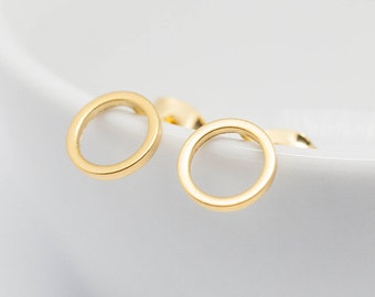Ohrringe vergoldet Kreis rund matt, Ohrstecker, minimalistisch