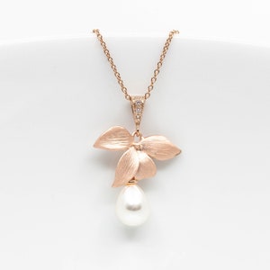 Necklace rose gold flowers, necklace rose gold plated pearl, bridal jewelry, wedding jewelry, bridesmaids