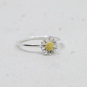 Ring silver flower // daisy ring // silver ring flower