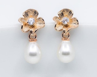 Rose Gold Flower Earrings, Pearl Earrings, Flower Stud Earrings, Pearl Drop Earrings, Bridal Jewelry, Wedding Jewelry