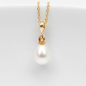 Necklace gold-plated pearl drop small, necklace with pearl, pendant drop shape, elegant necklace