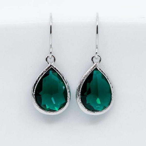 Ohrringe Silber Grün, Hängeohrringe Tannengrün, Emerald Ohrringe, Tropfenohrringe Dunkelgrün,