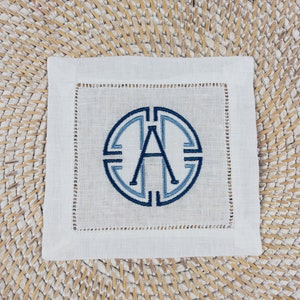 Benutzerdefinierte Monogramm Medaillon Leinen Hohlsaum Cocktail Serviette