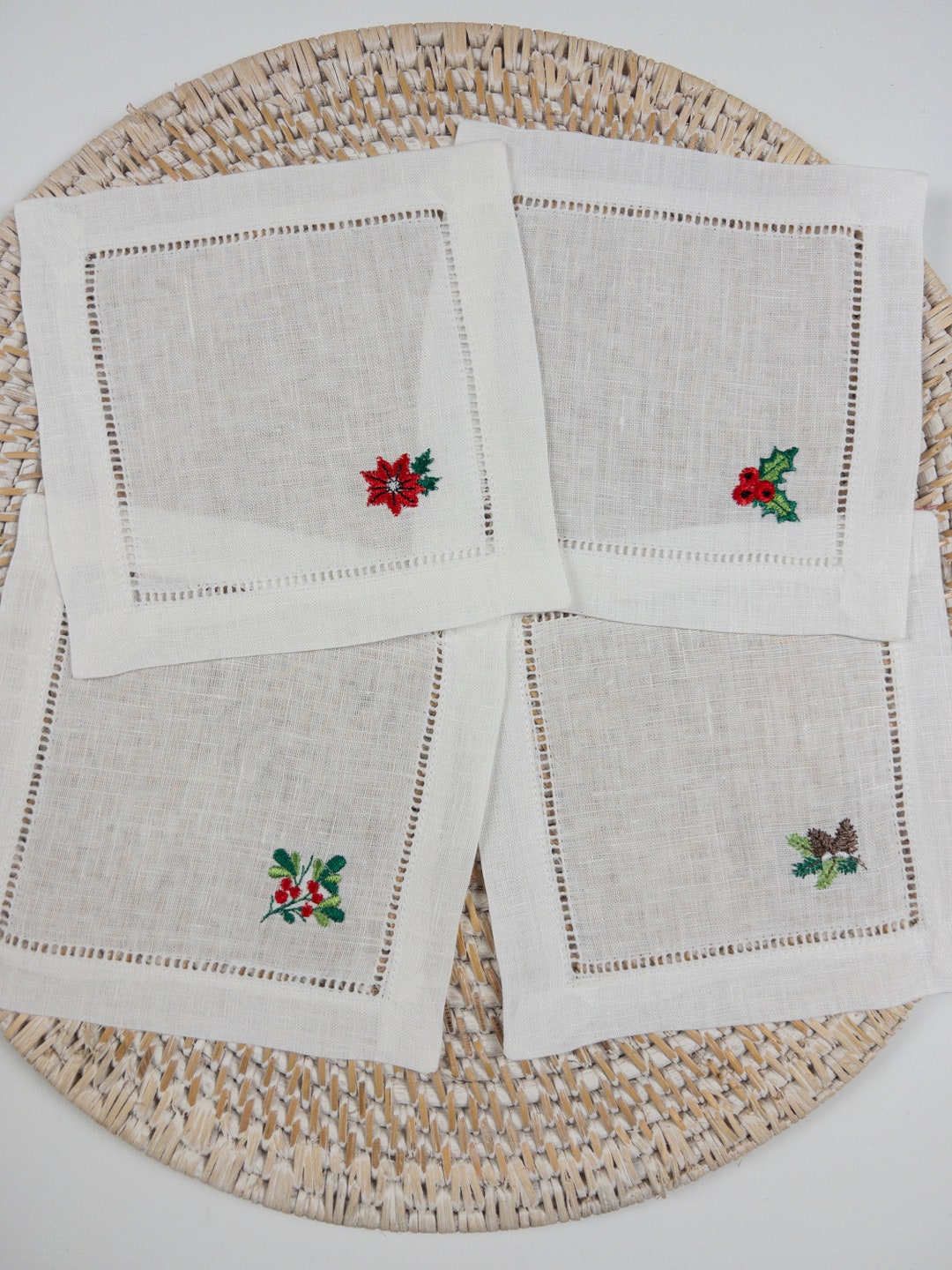 Natale Sprig Cream Cocktail Napkin Set