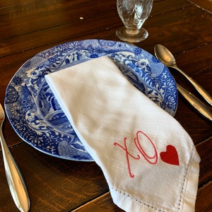 XO Valentine Dinner Napkin, Casual Valentine's Cloth Napkin image 4